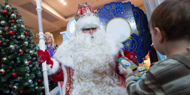 Участники проекта «Московское долголетие» поборются за звание лучшего Деда Мороза